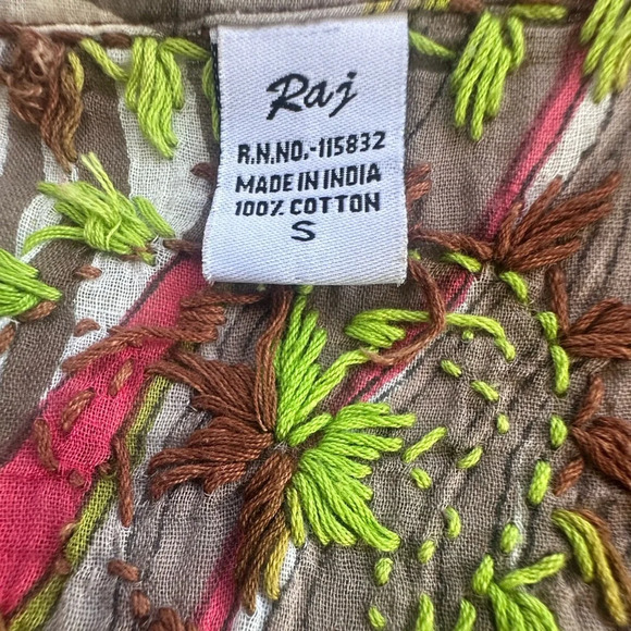 Tropical Embroidered Tunic / Coverup 🌴 - Picture 11 of 11